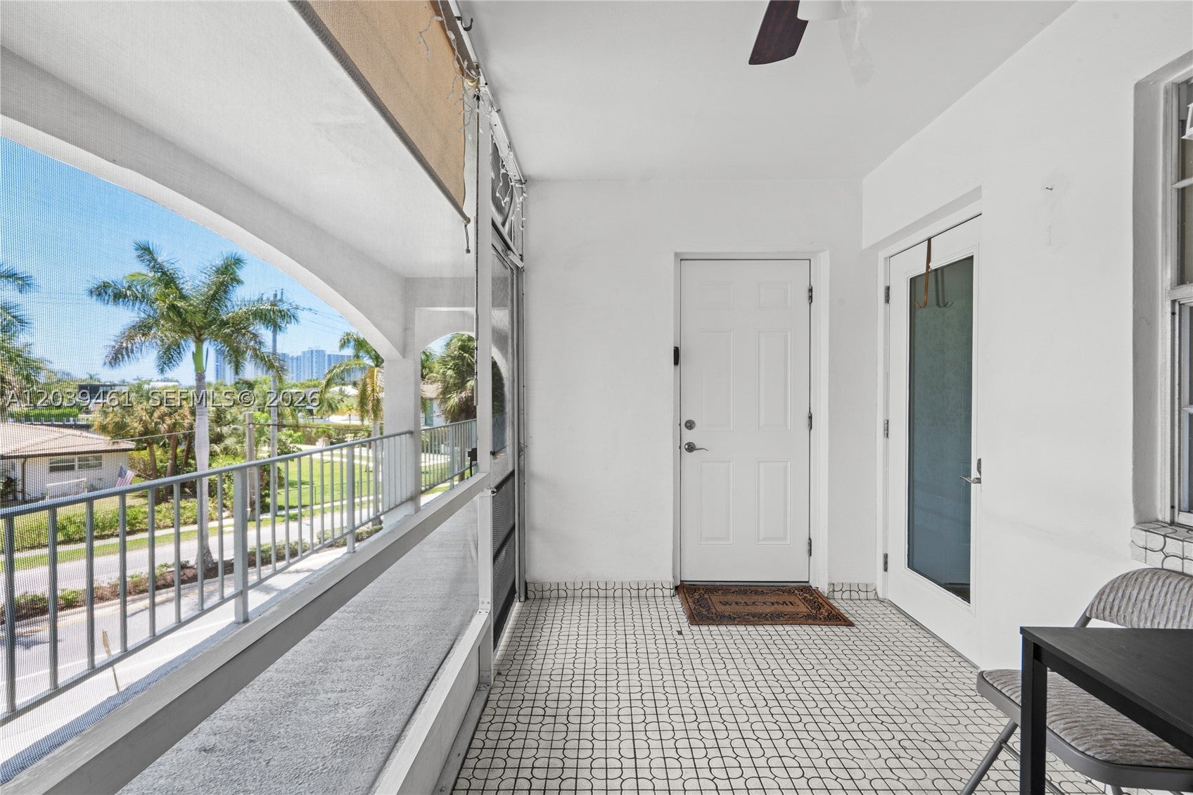 541 Blue Heron Dr 308, Hallandale Beach FL 33009
