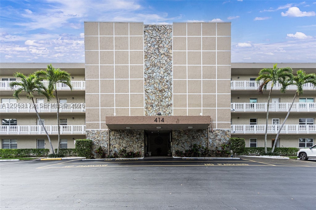 Photo of 414 SE 10th St #103, Dania Beach, FL 33004 (MLS # A12063172)