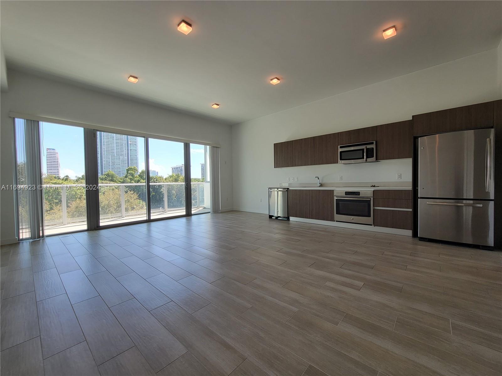 1600 SW 1 Ave 411