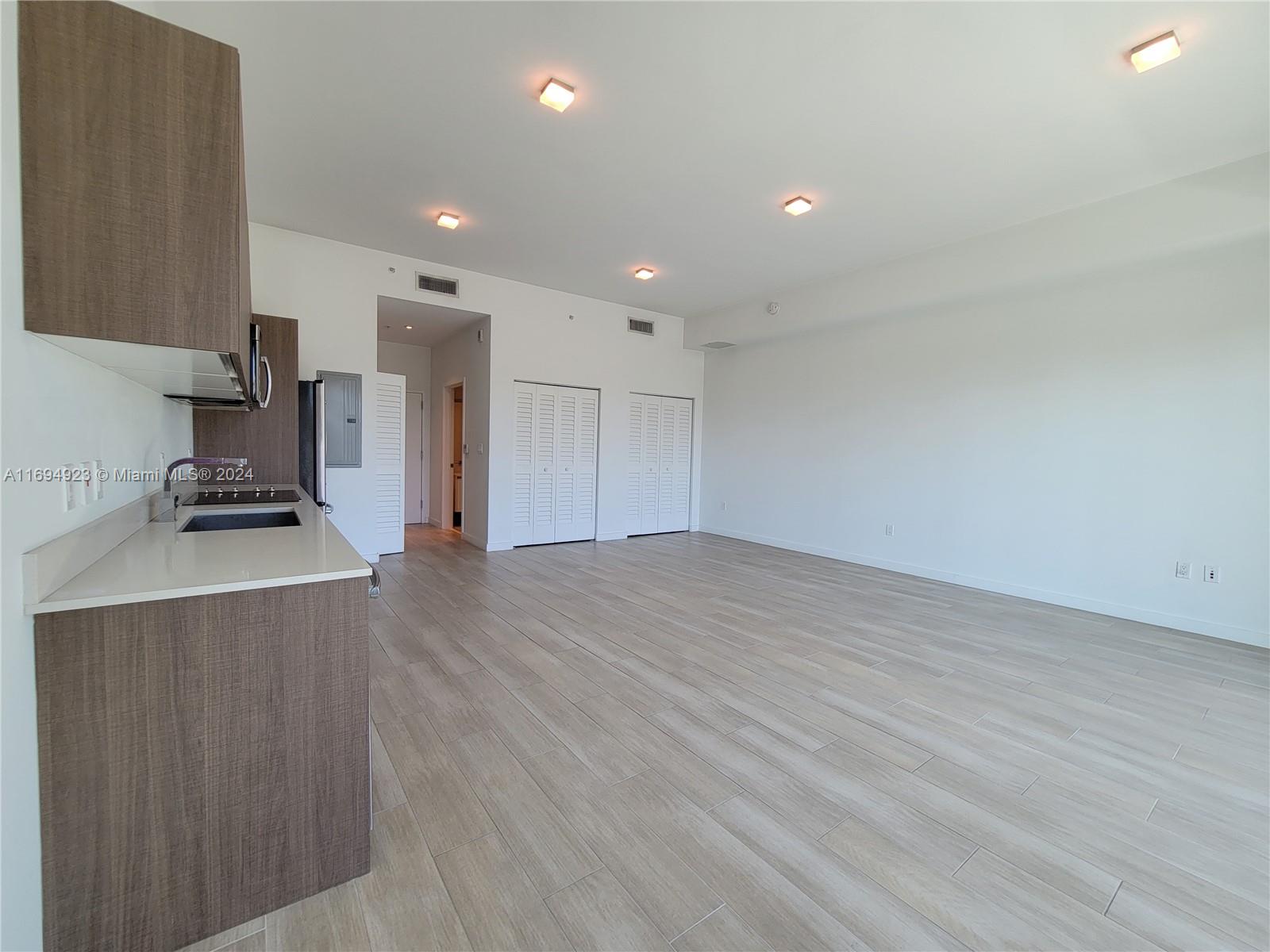 1600 SW 1 Ave 411