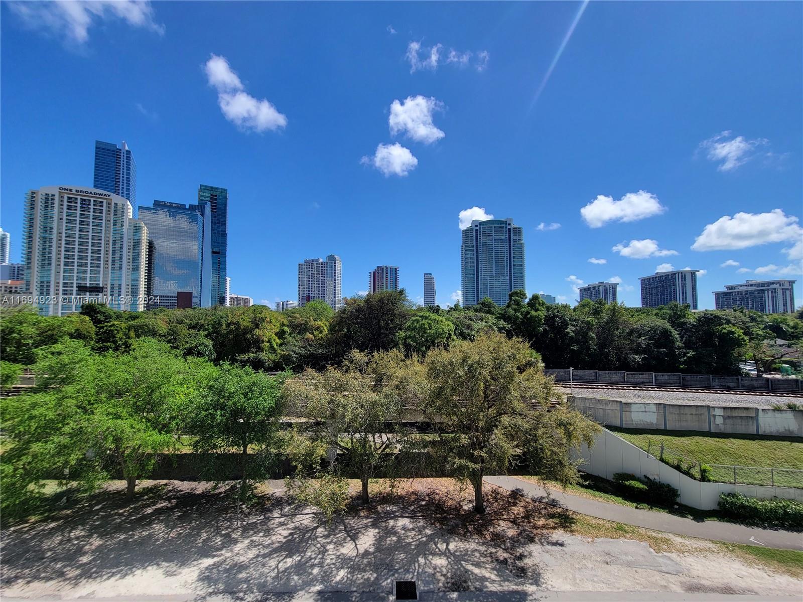 LE PARC AT BRICKELL - Residential