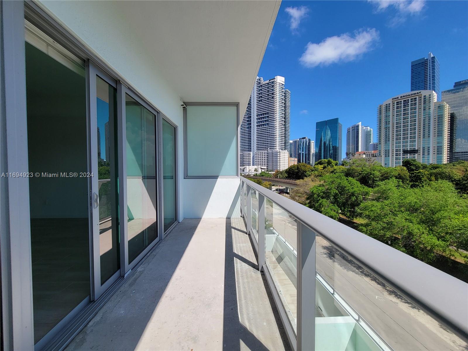 LE PARC AT BRICKELL - Residential