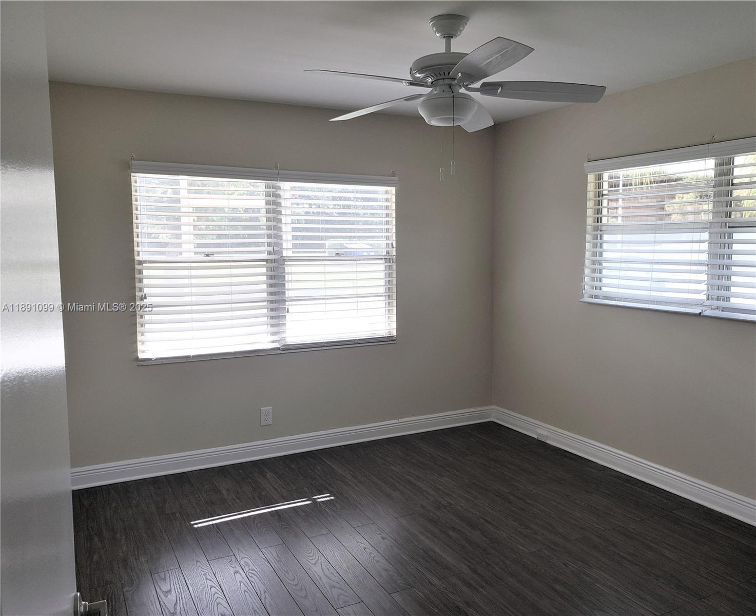 View photos, virtual tours, details... 98 Fanshaw C 98