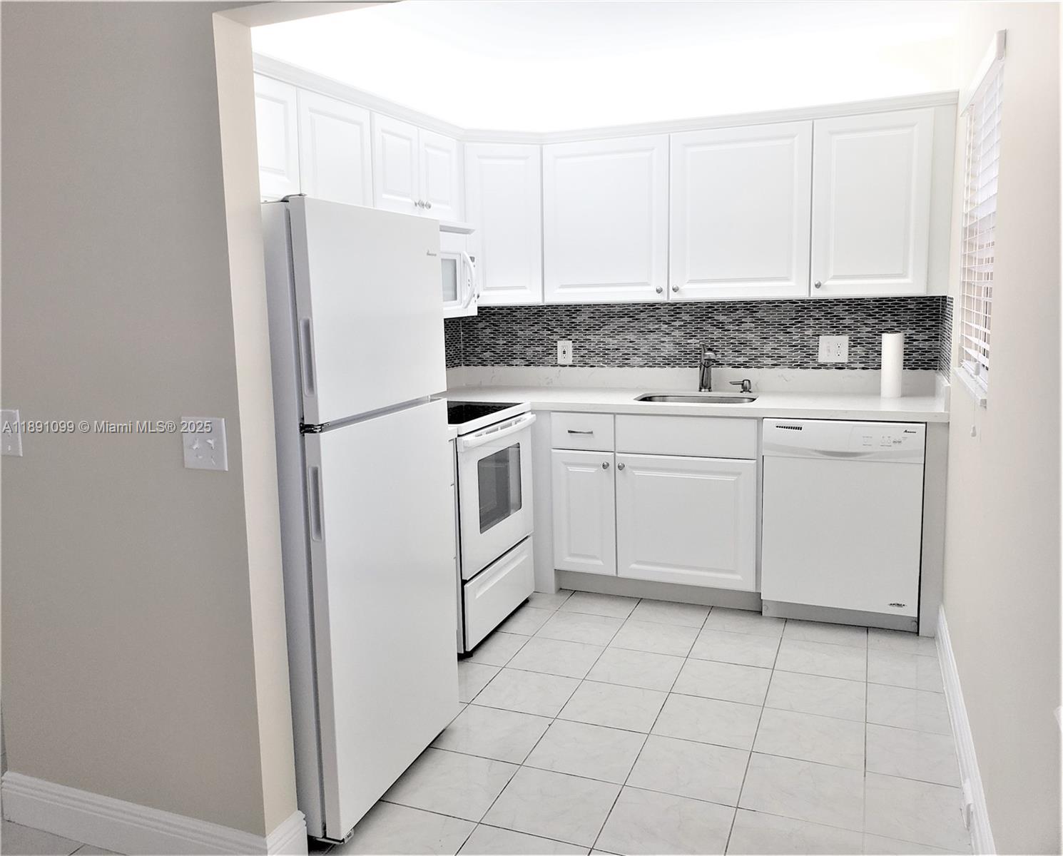 View photos, virtual tours, details... 98 Fanshaw C 98