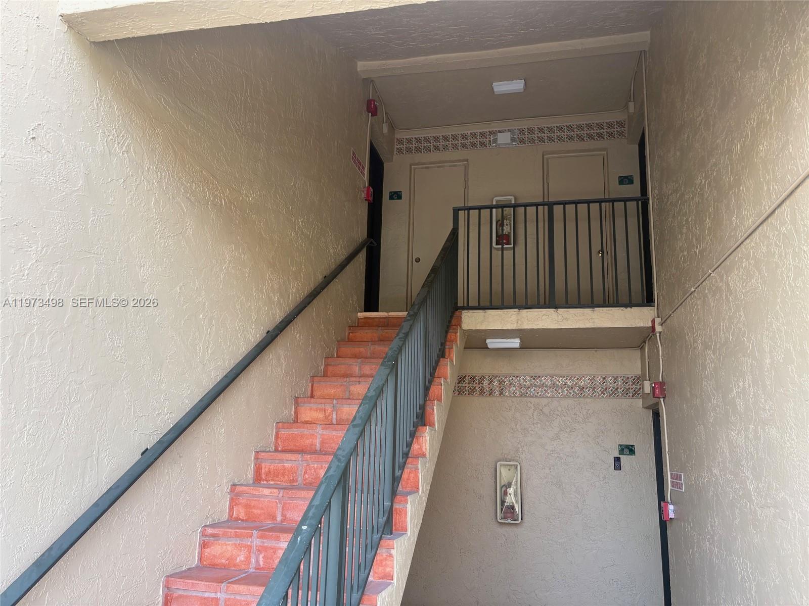 LA HACIENDA COUNTRY CLUB - Residential