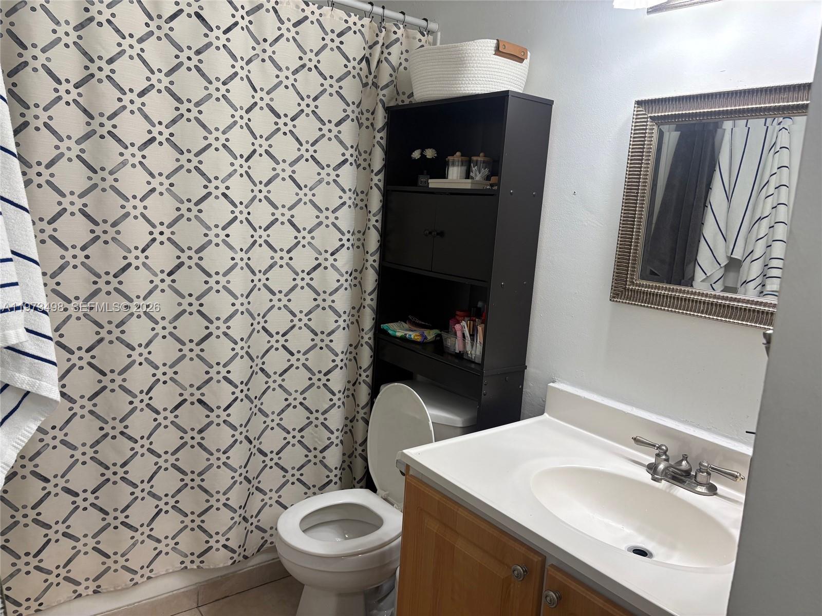 LA HACIENDA COUNTRY CLUB - Residential