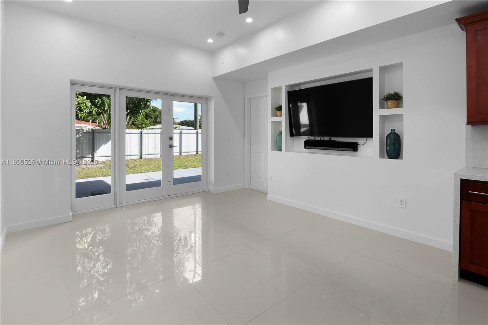 SUNSET TRAILS NO 3 - Residential