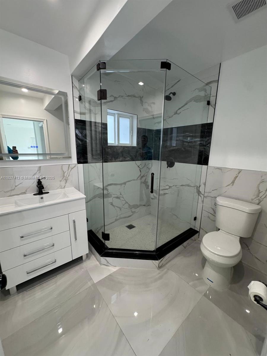 NORFOLK GARDENS AMD PLAT - Residential Lease