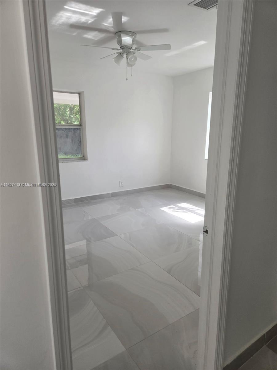 707 NE 15th St 1