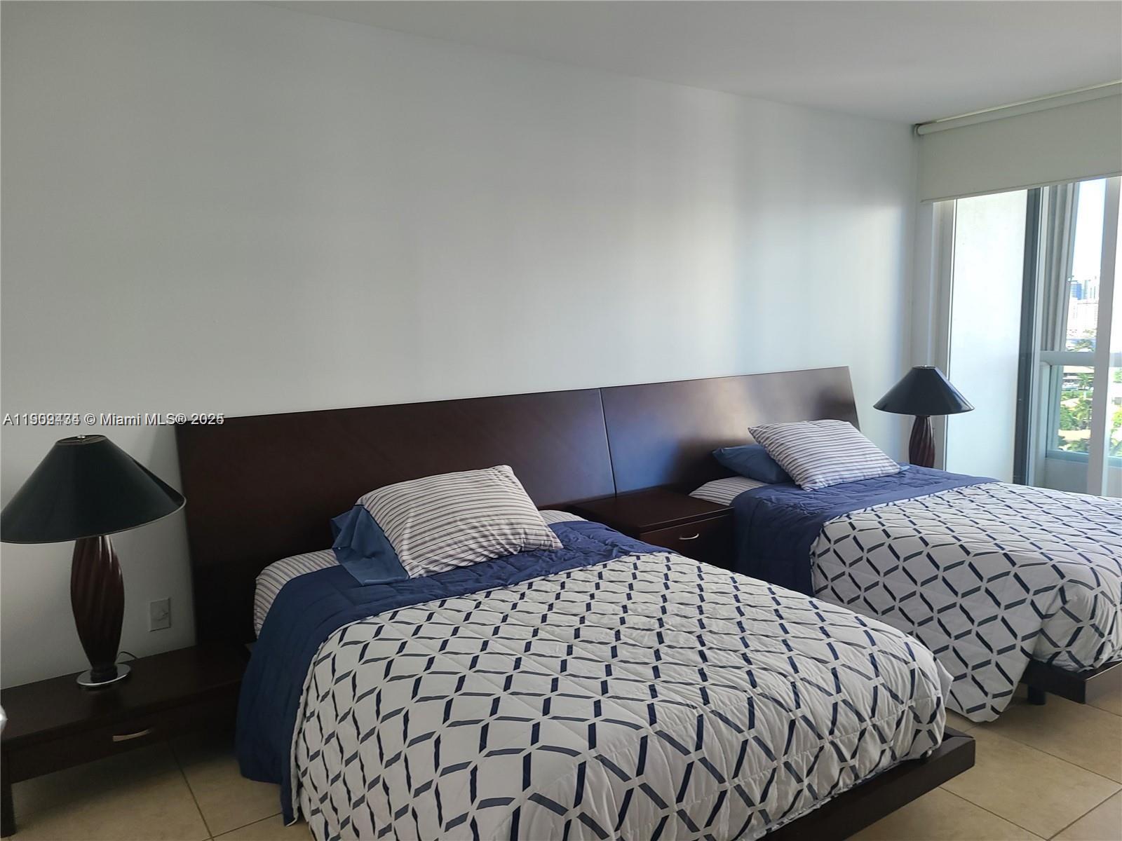 SOUTH TOWER AT THE POINT - Residential