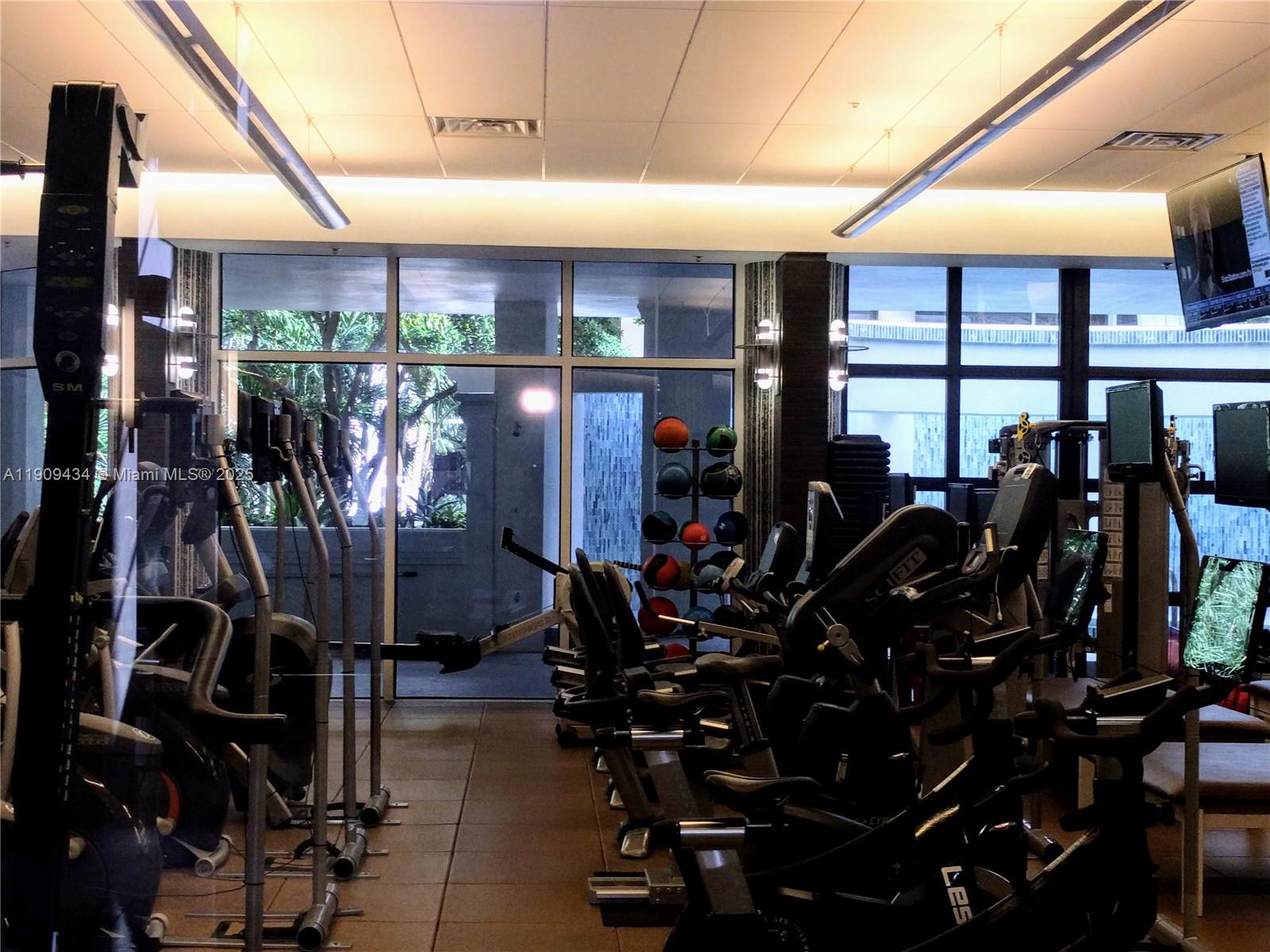 SOUTH TOWER AT THE POINT - Residential