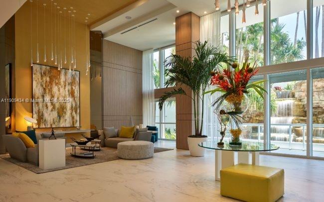 SOUTH TOWER AT THE POINT - Residential