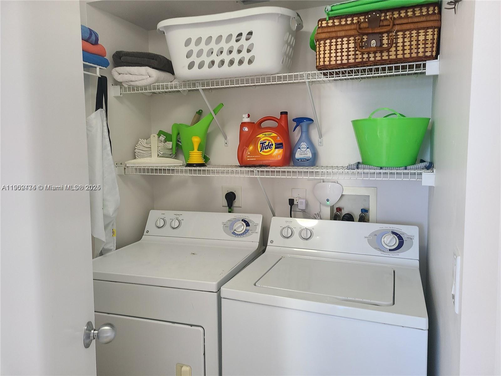 SOUTH TOWER AT THE POINT - Residential