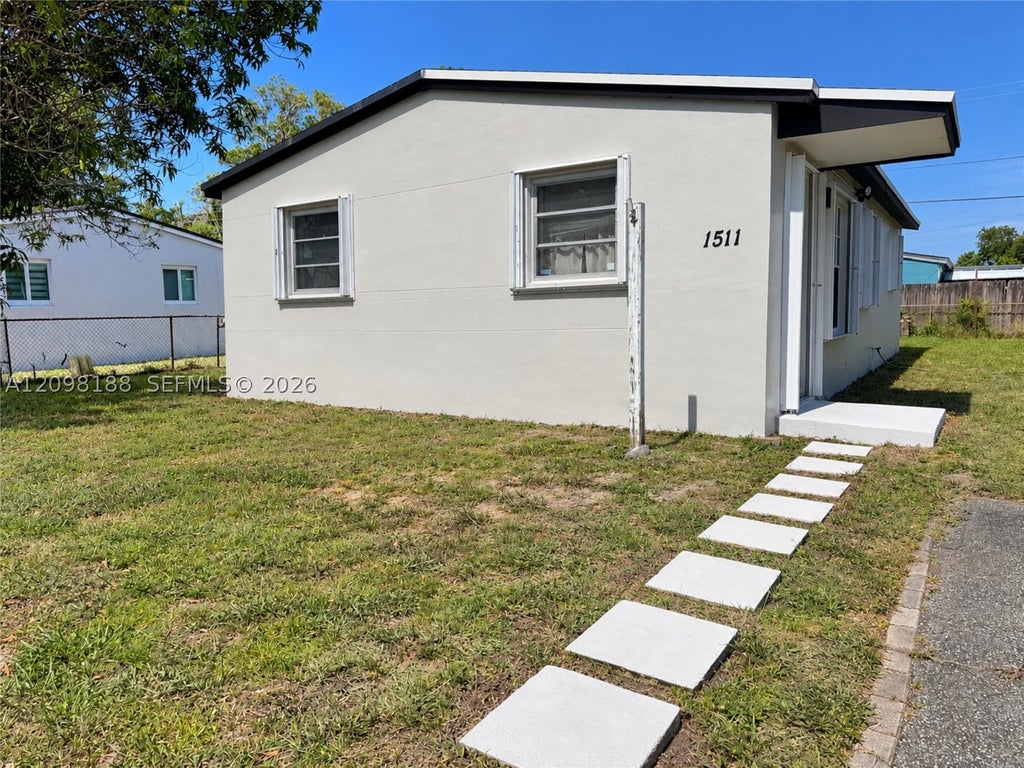 Photo of 1511 N 70th Ter #0, Hollywood, FL 33024 (MLS # A12098188)