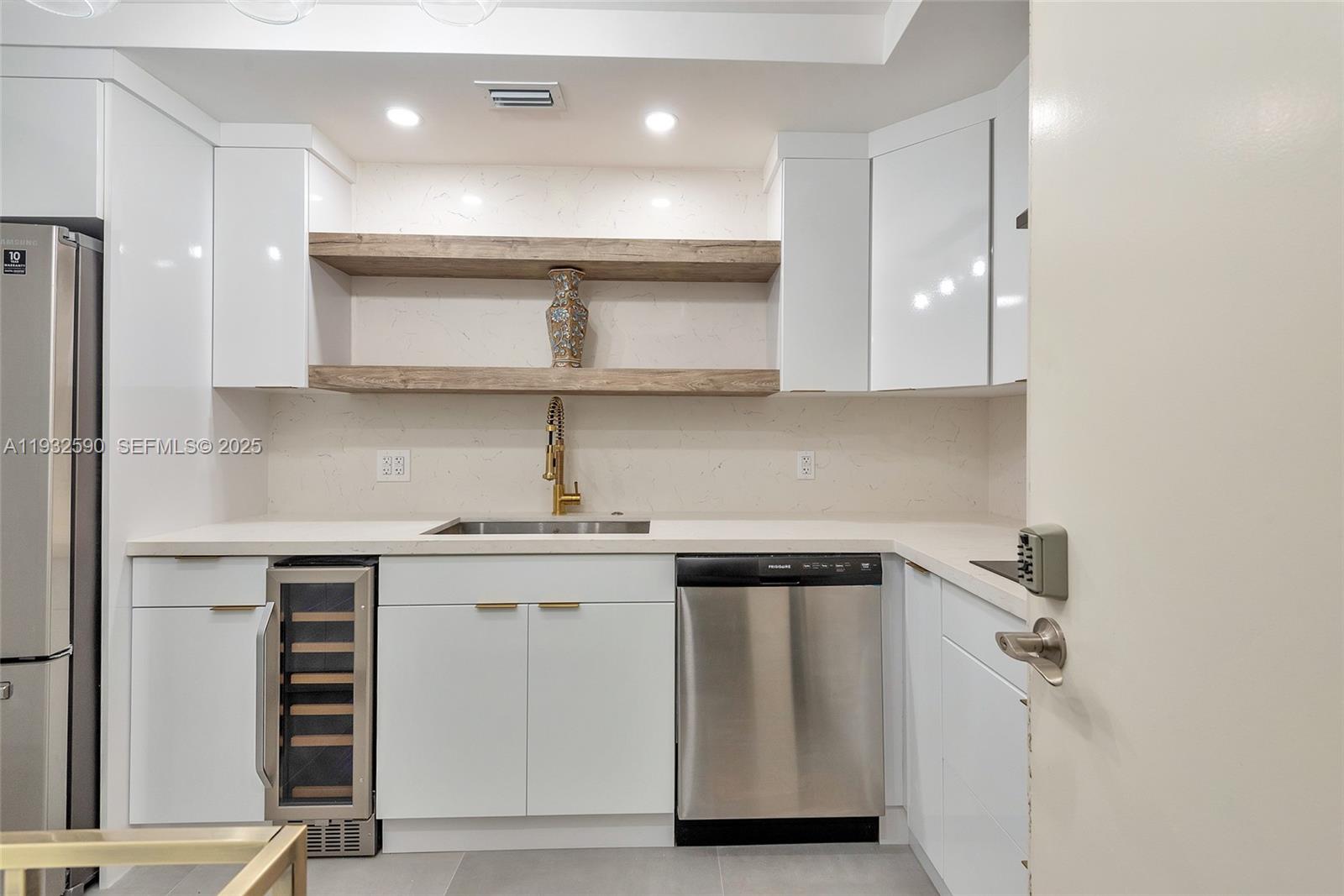 SIAN OCEAN RESIDENCES CON - Residential