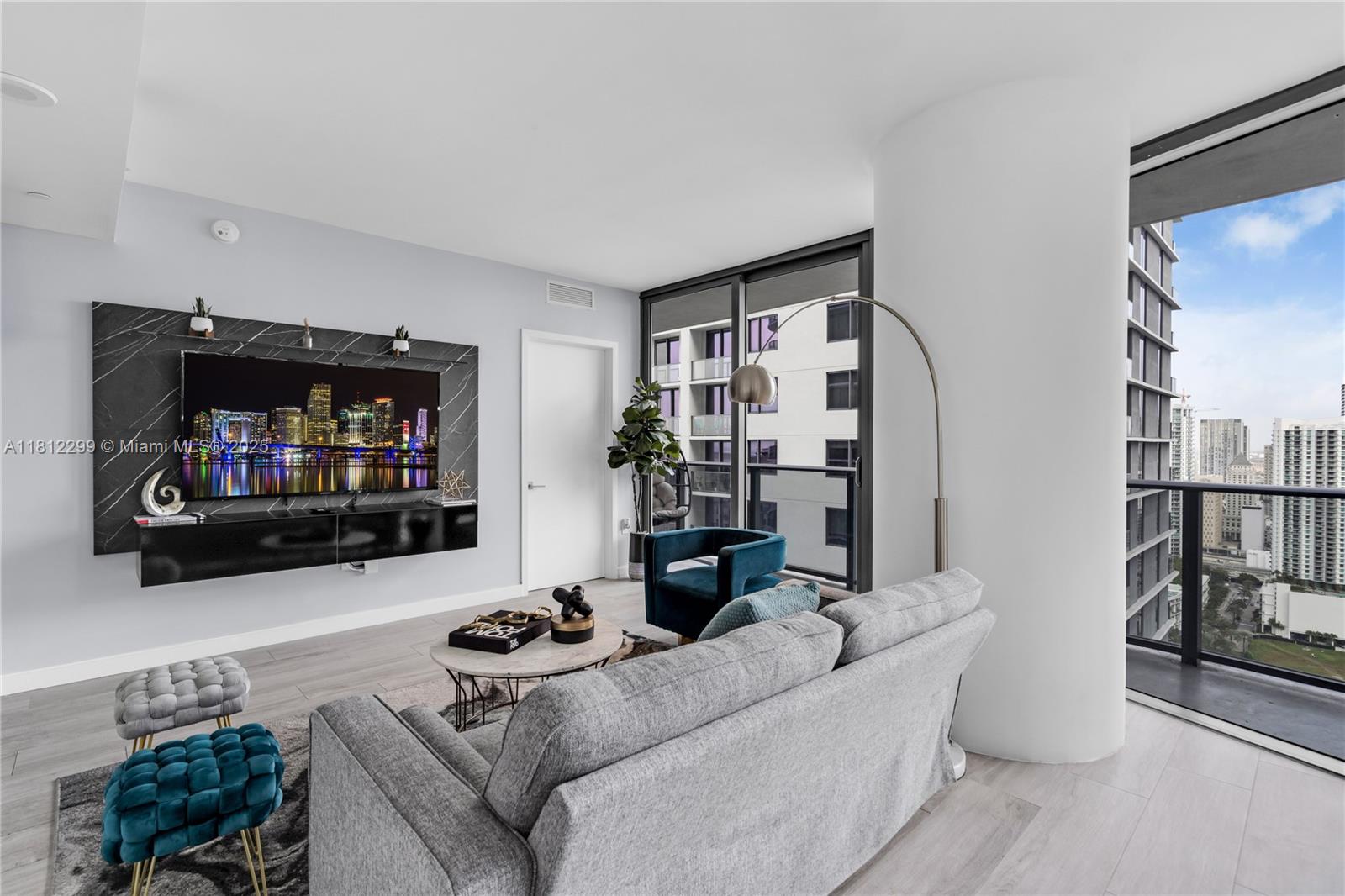 55 SW 9th St 3501