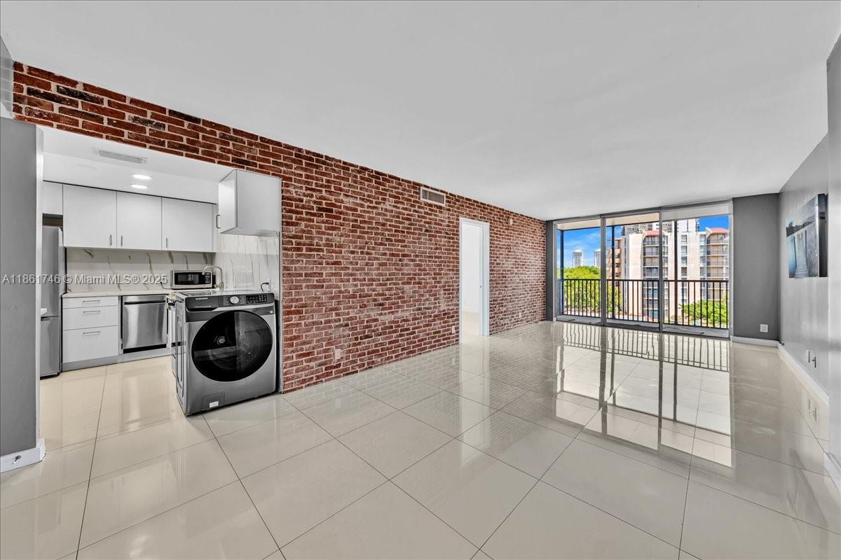 3101 N Country Club Dr 512