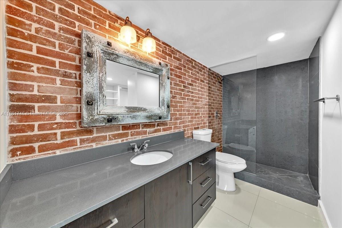 3101 N Country Club Dr 512