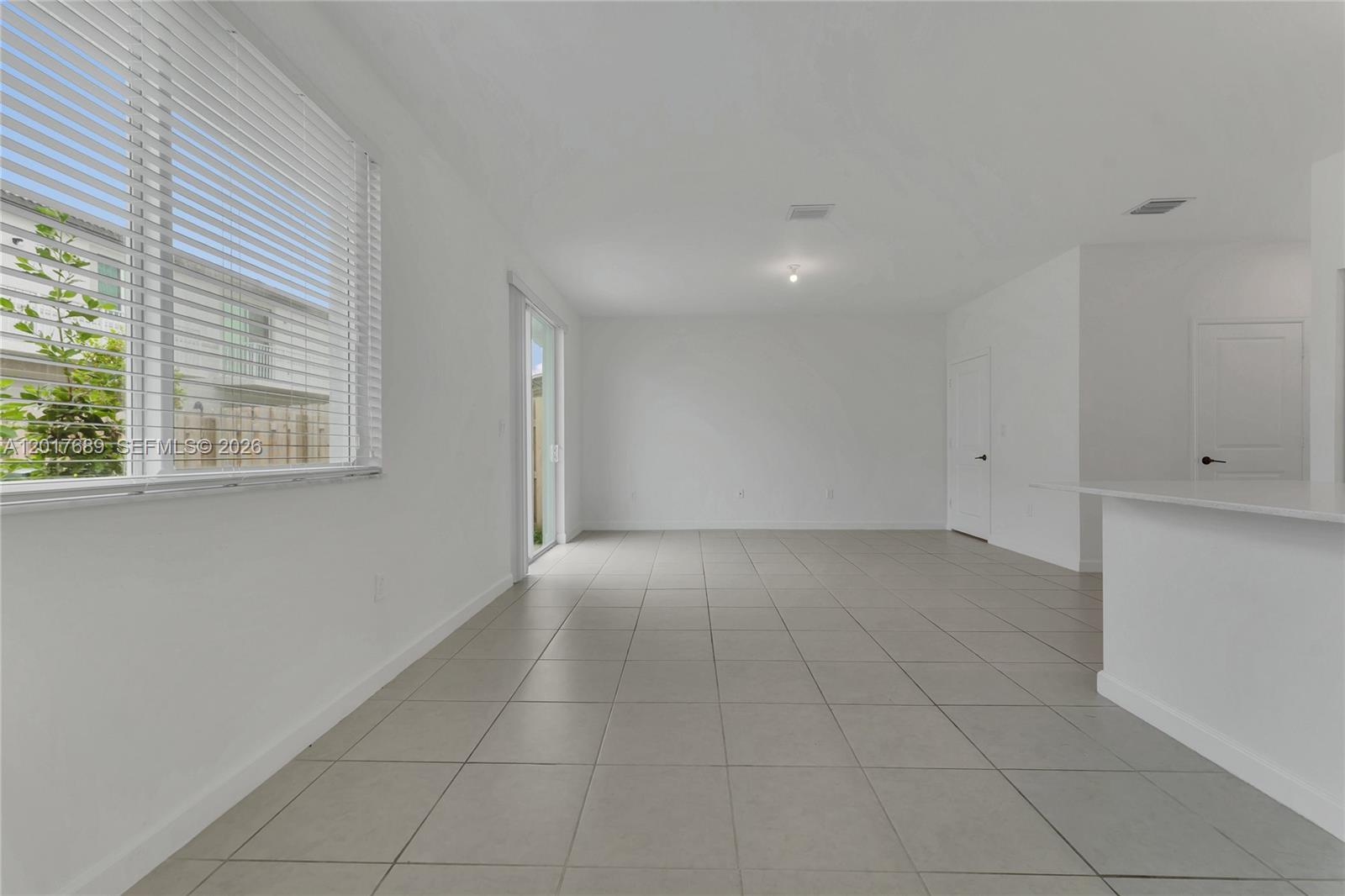 Los Cayos - Residential