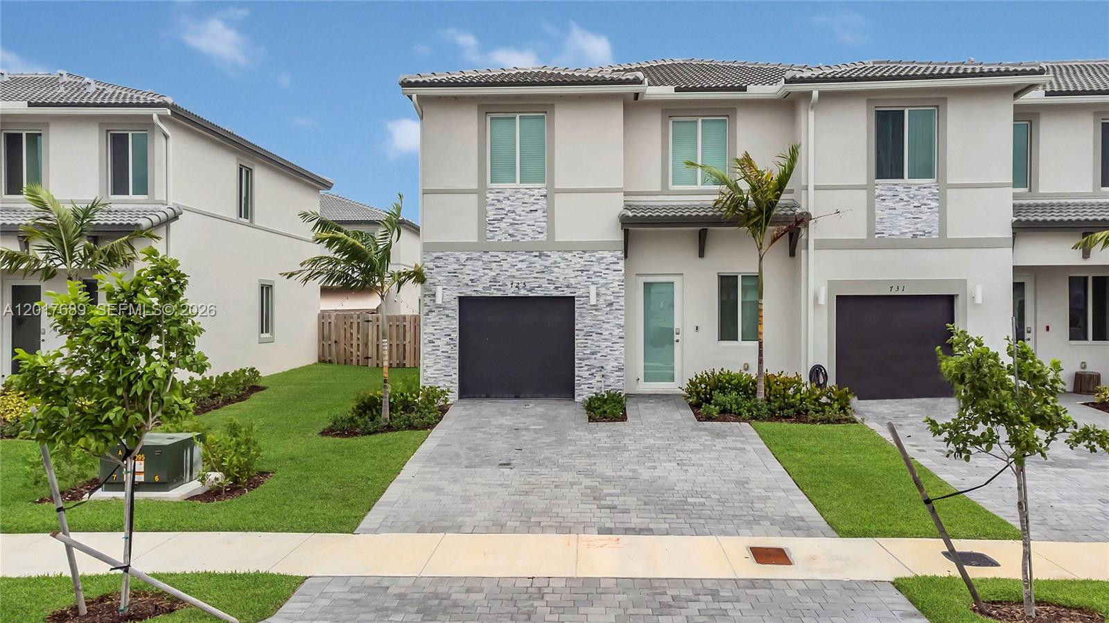 Los Cayos - Residential