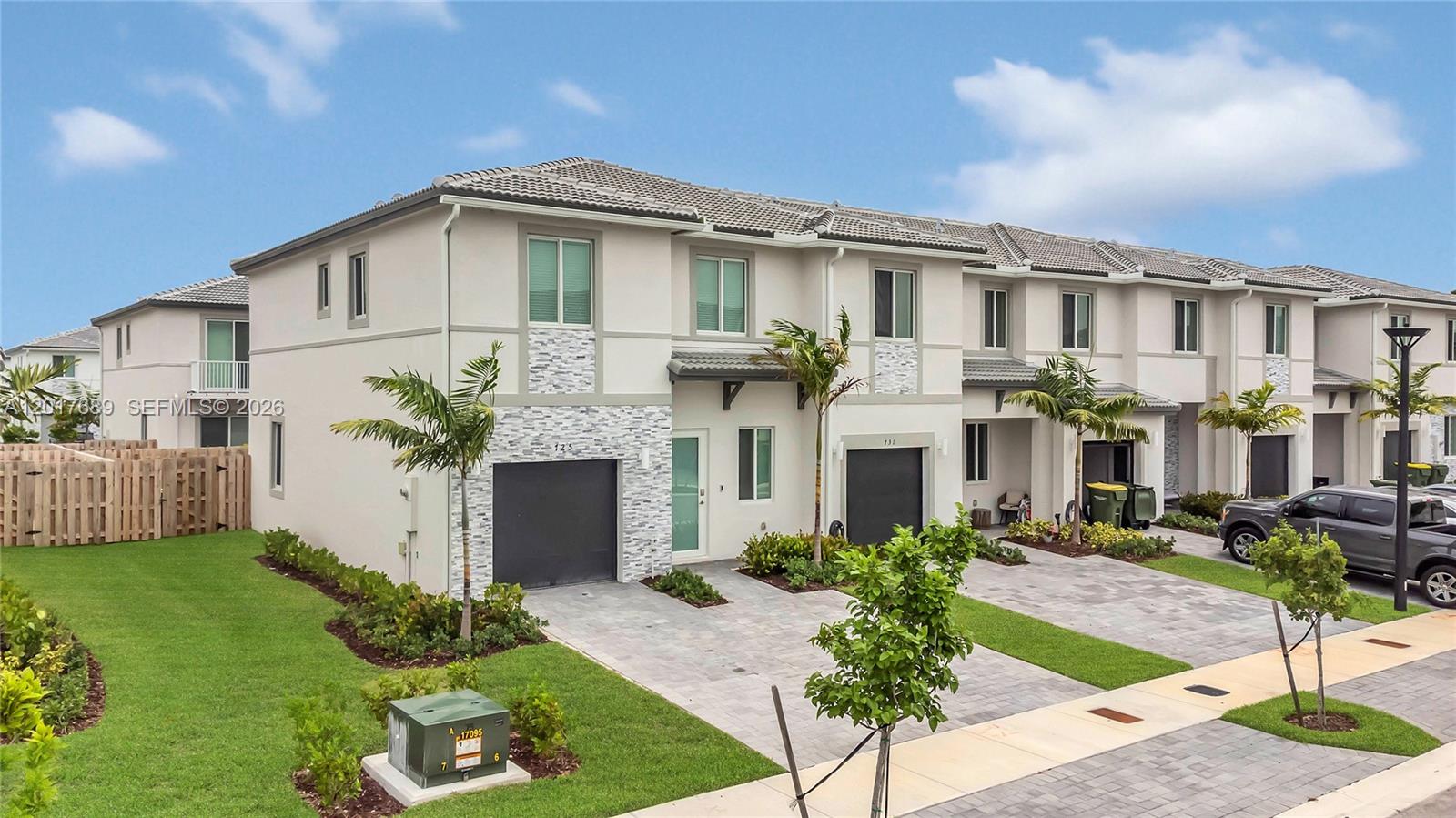 Los Cayos - Residential