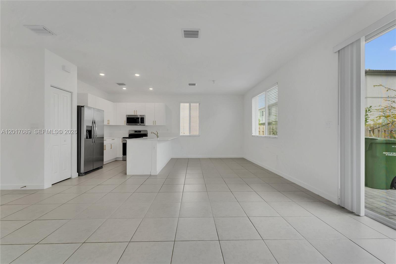 Los Cayos - Residential