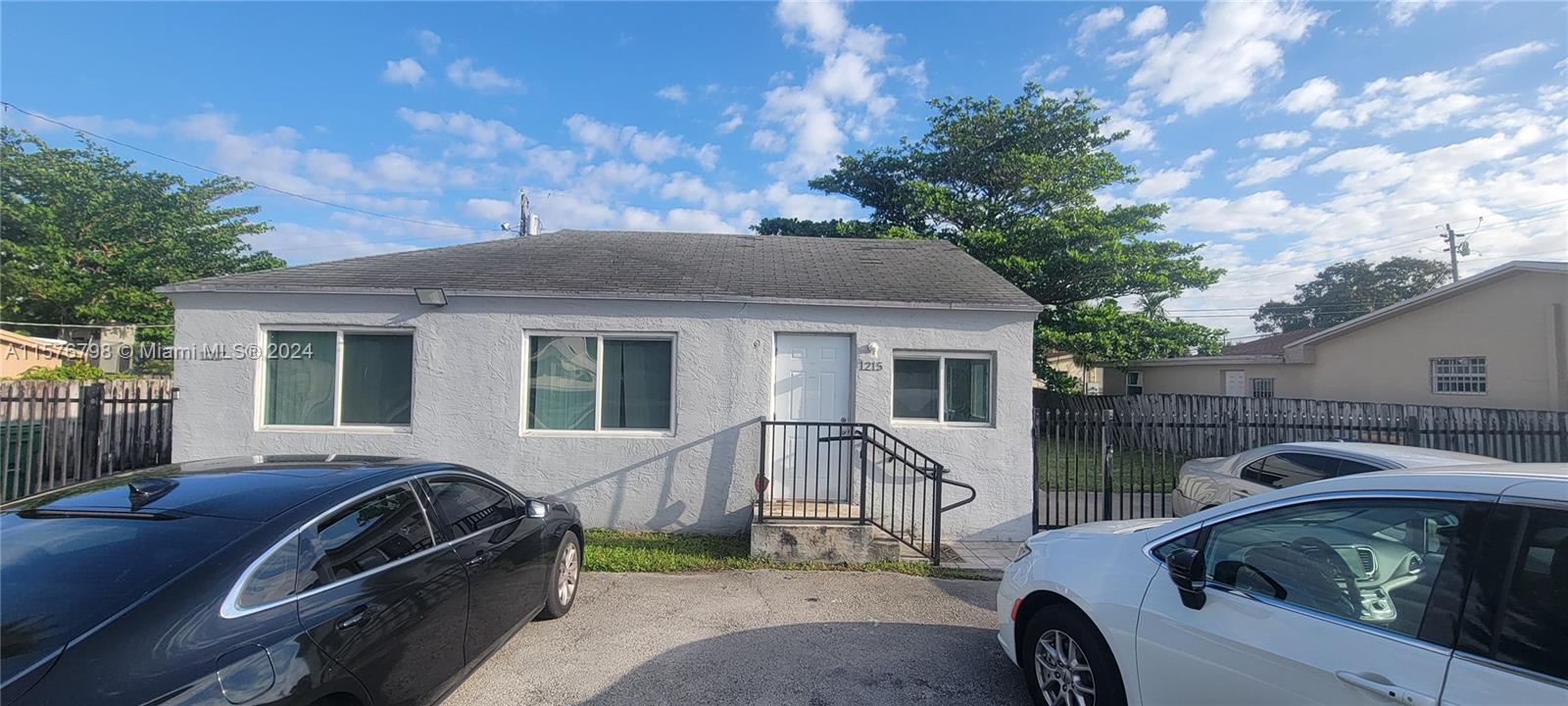 1215 Nw 100th St St 1, Miami, Broward County, Florida - 1 Bedrooms  
1 Bathrooms - 