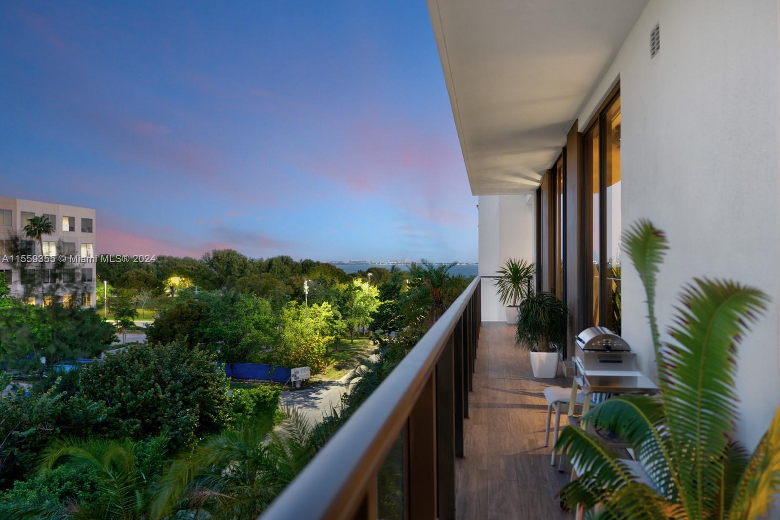 BRICKELLS FLAGLER - Residential