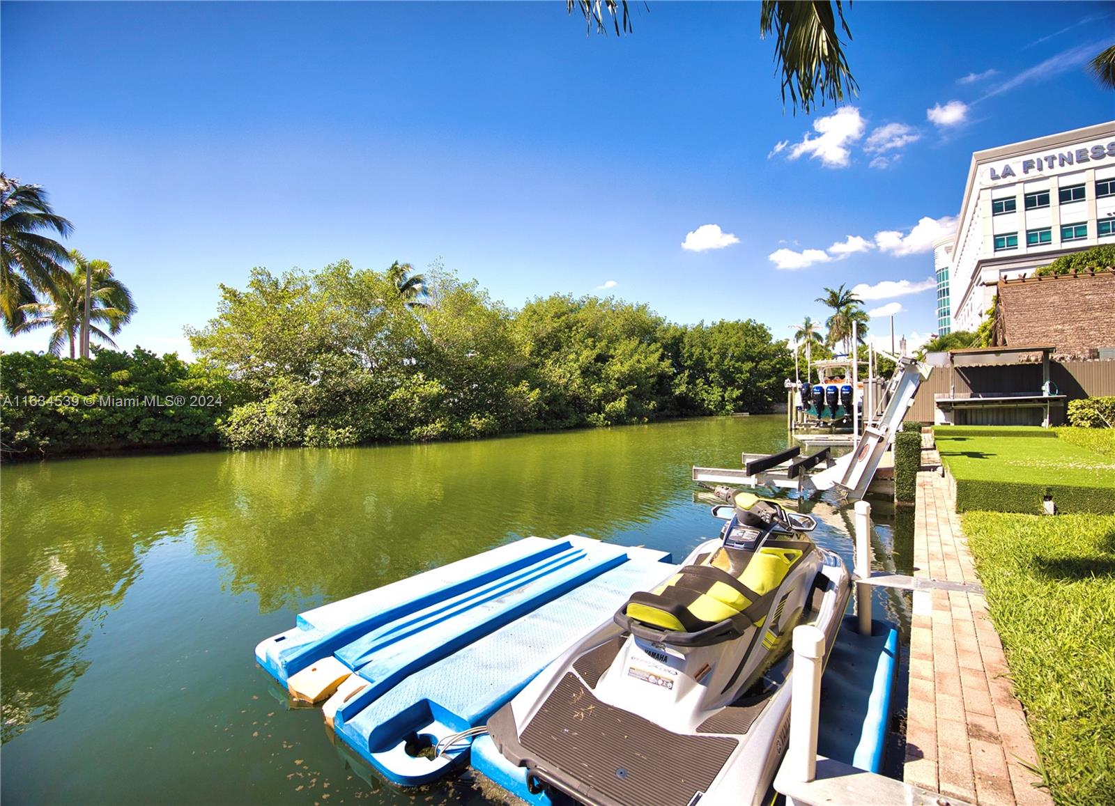 AVIATION COUNTRY CLUB - Residential