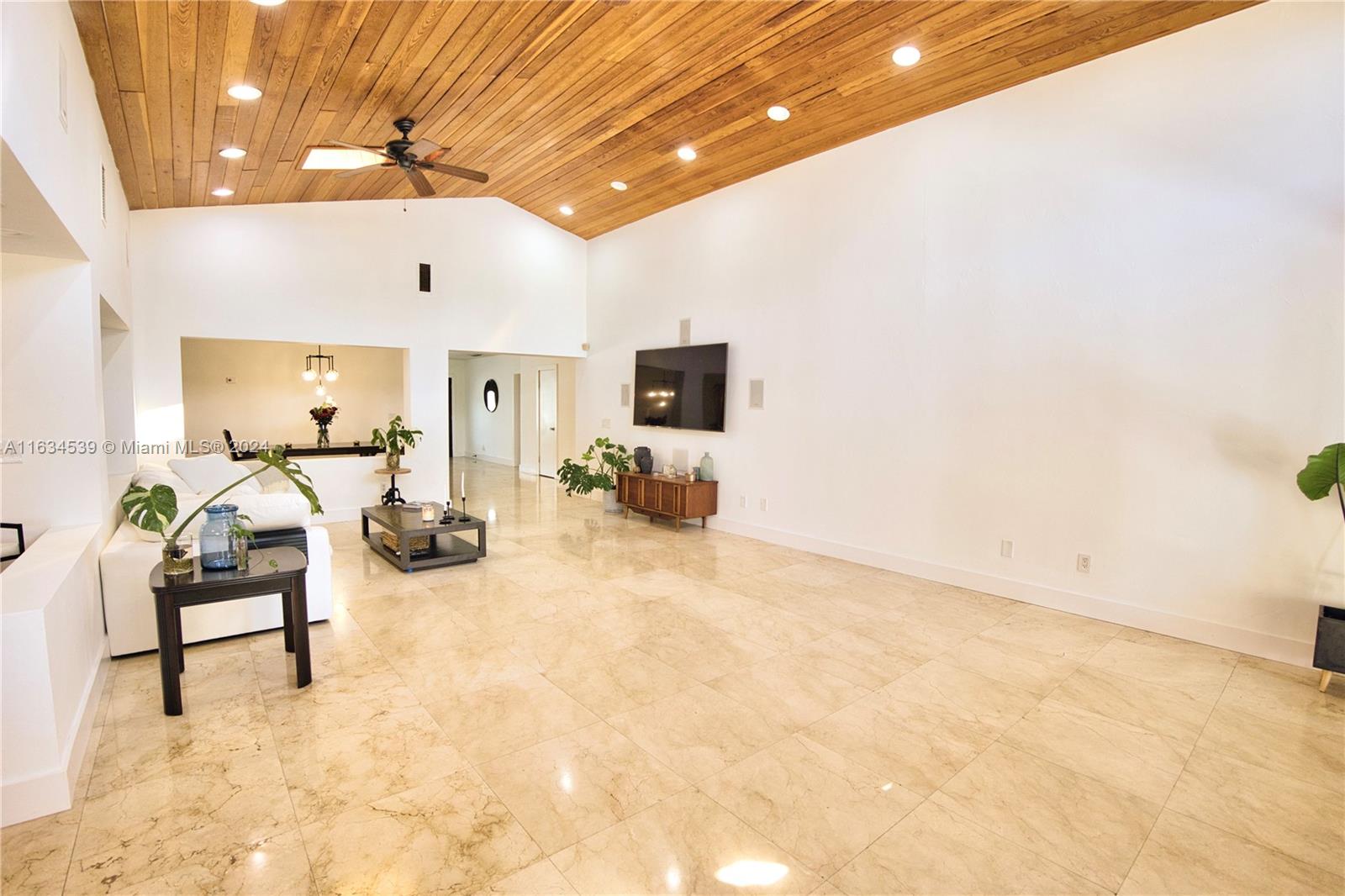 AVIATION COUNTRY CLUB - Residential