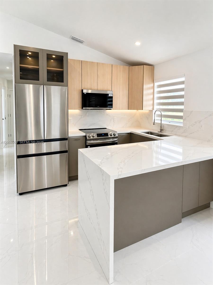 HABITAT HOMES SOUTH - Residential