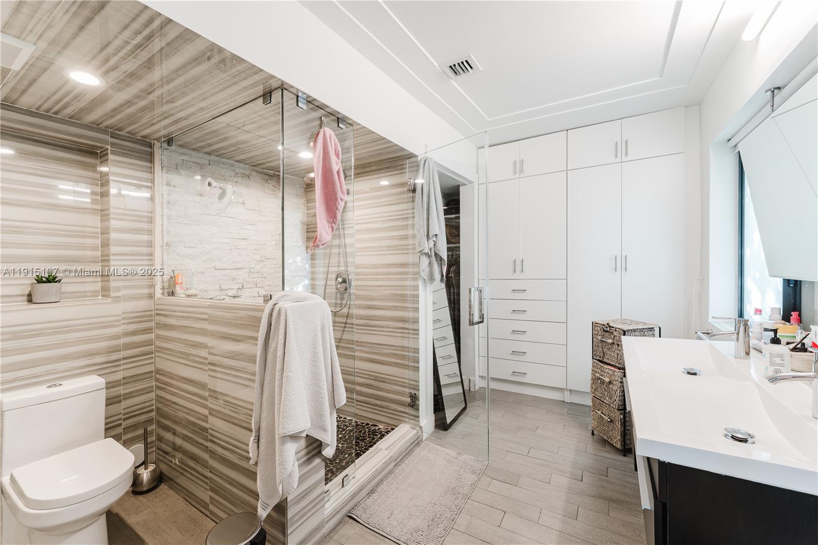 KERWOOD MANOR - Residential