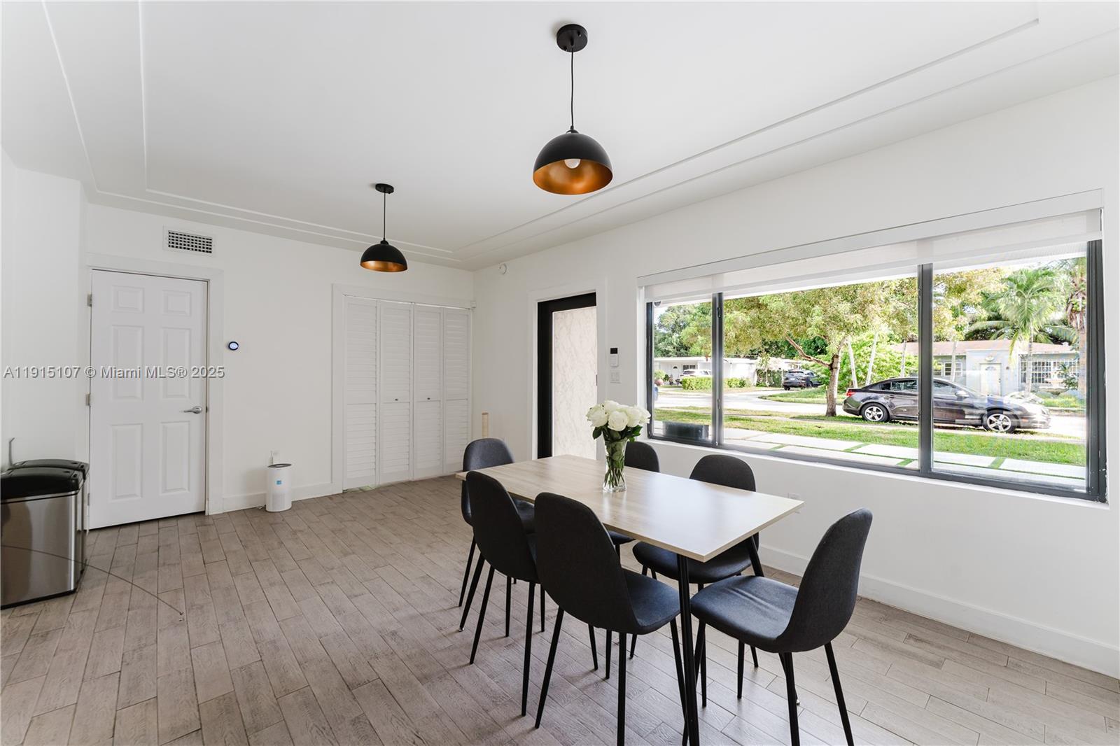 KERWOOD MANOR - Residential