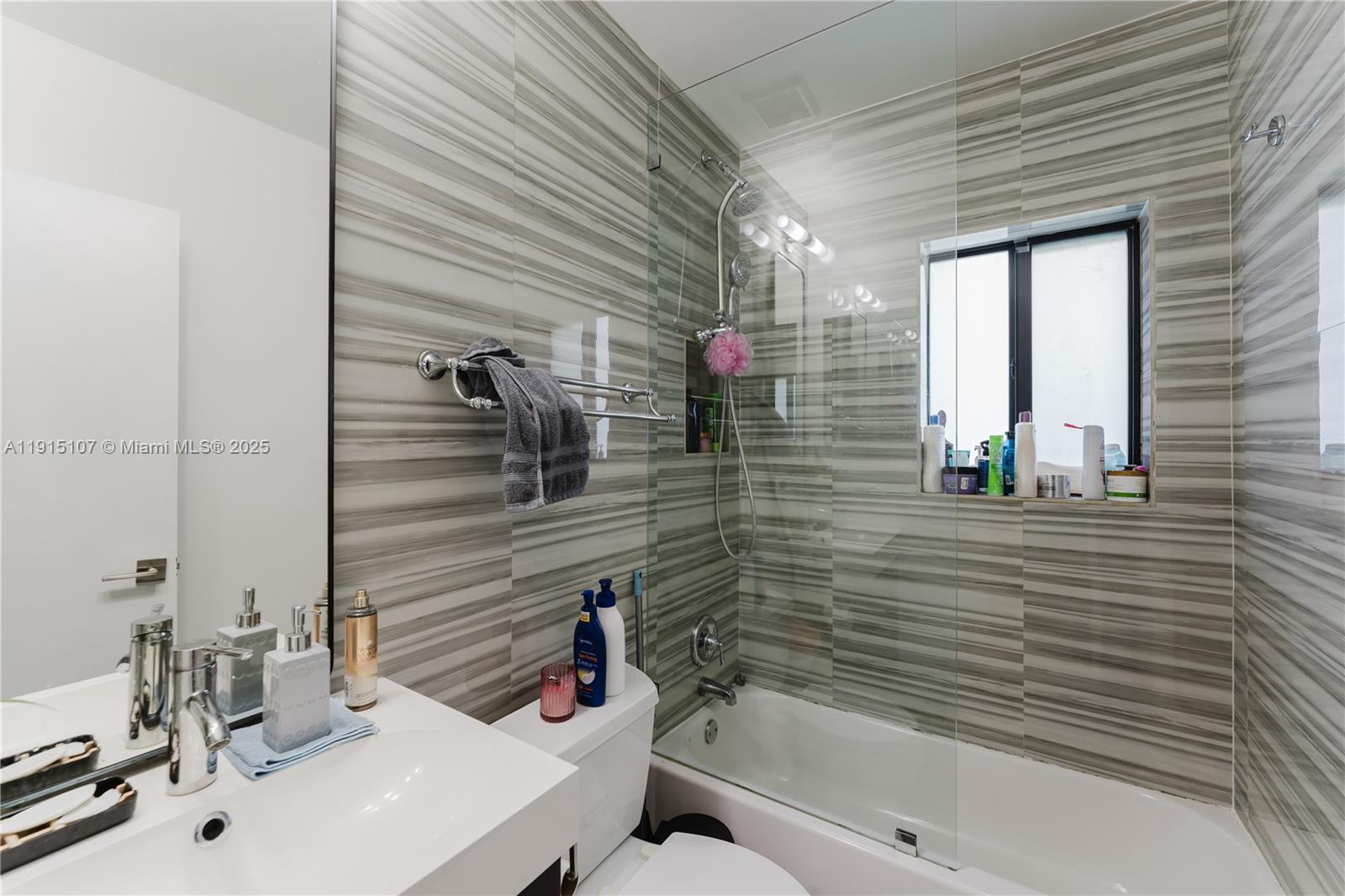 KERWOOD MANOR - Residential