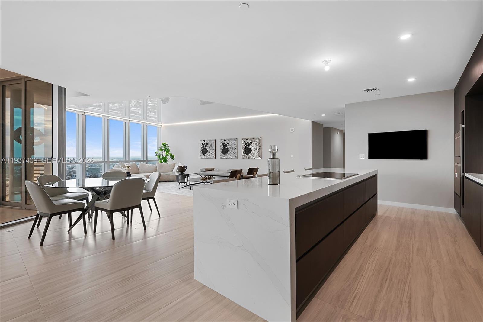 851 NE 1st Ave PH4912