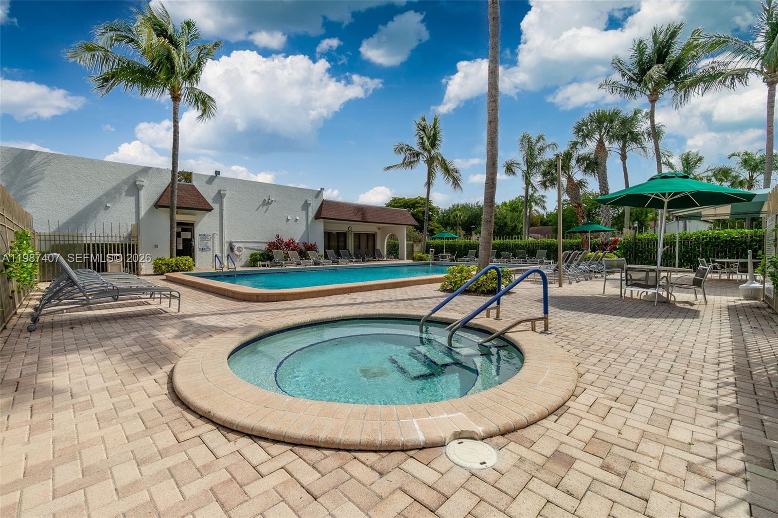 SANDALFOOT COVE SEC 10 - Residential