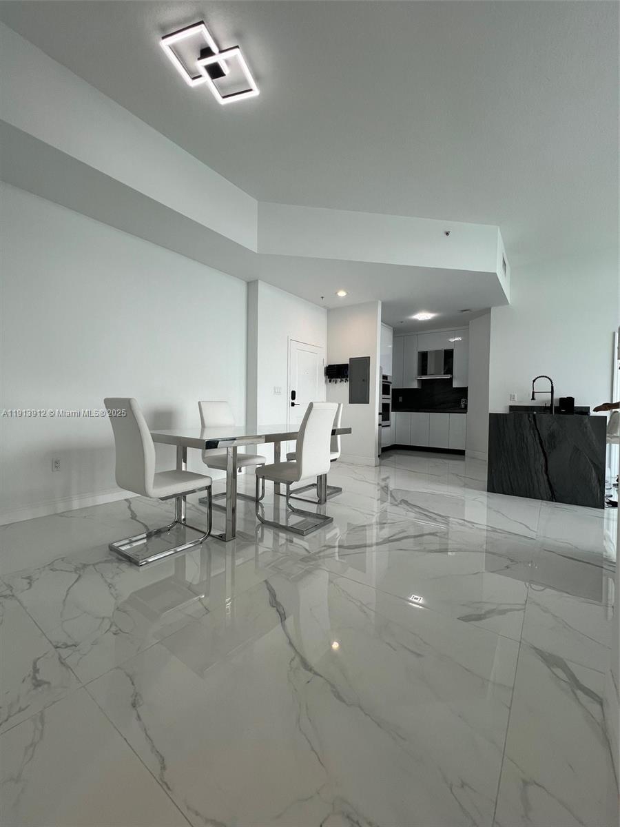 360 CONDO B - Residential Lease