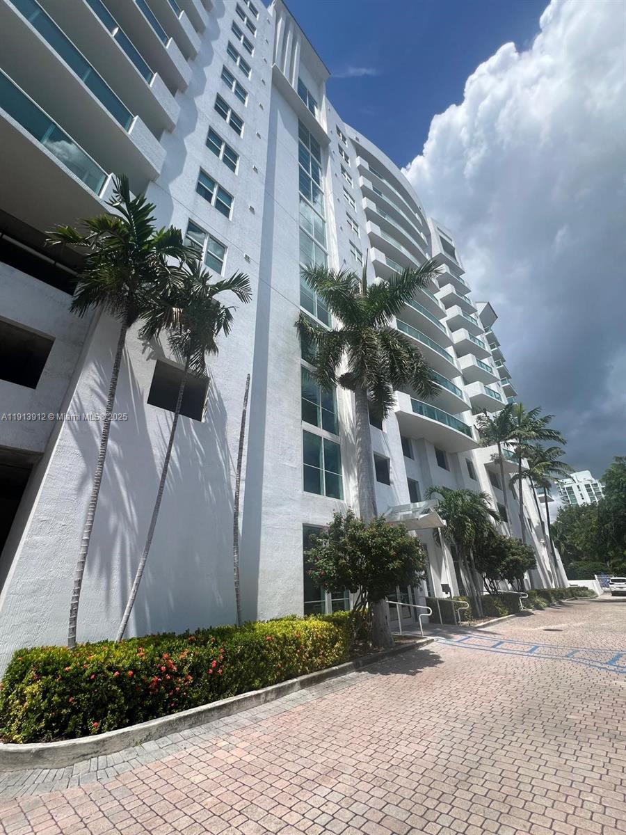 360 CONDO B - Residential Lease