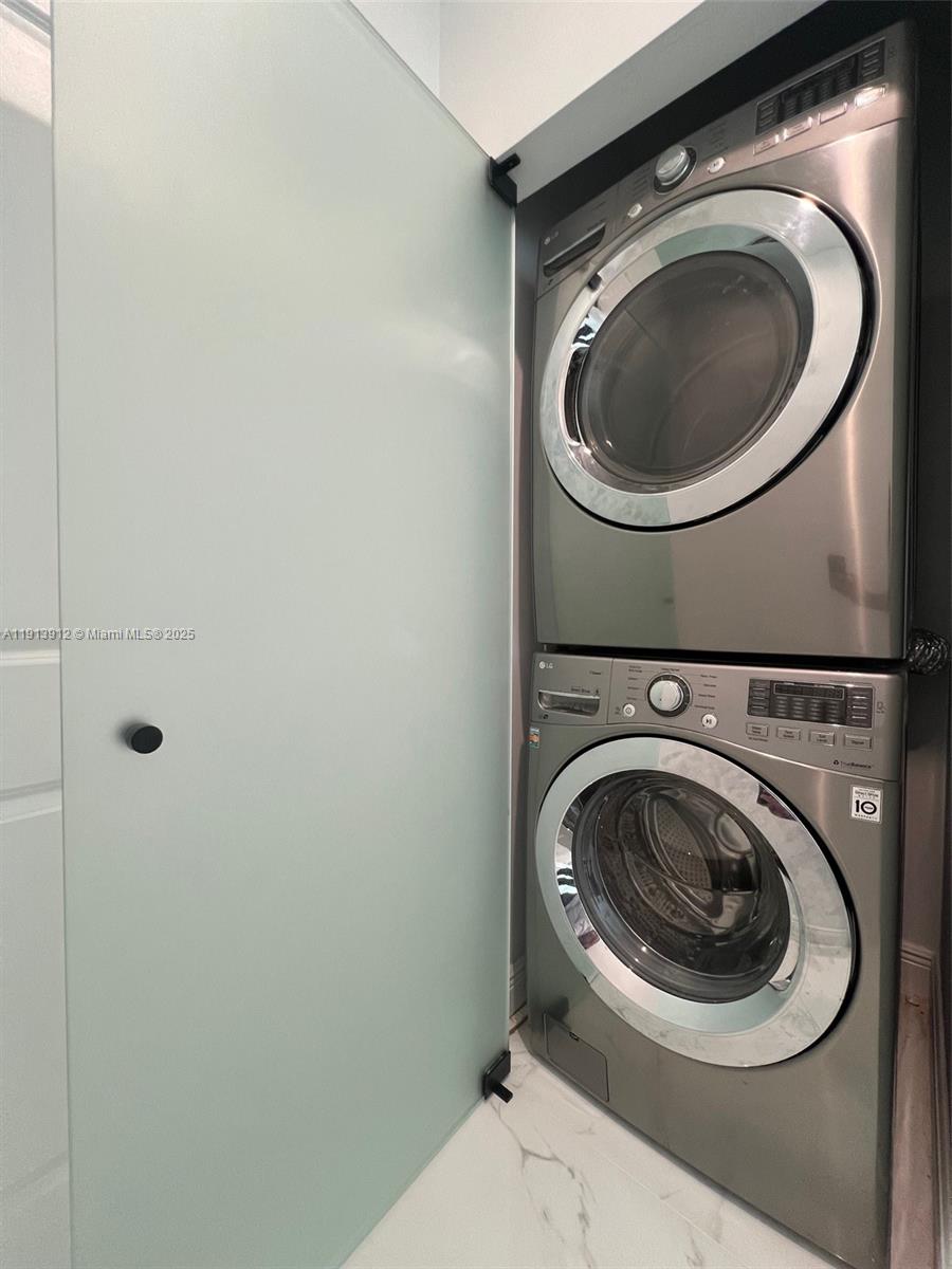 360 CONDO B - Residential Lease