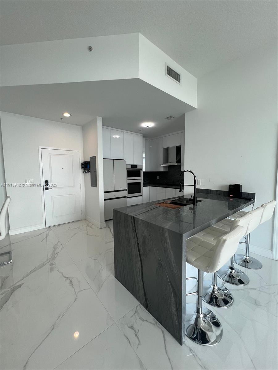 360 CONDO B - Residential Lease