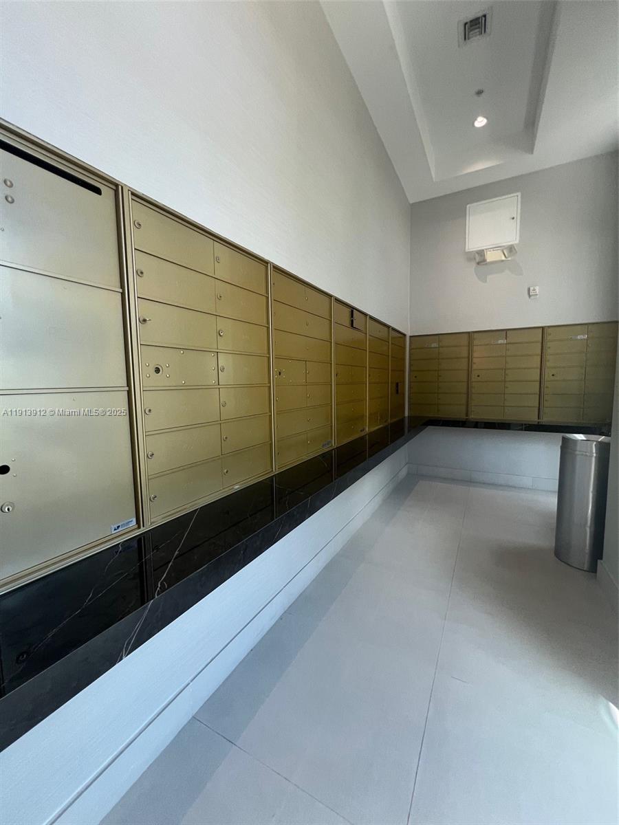 360 CONDO B - Residential Lease