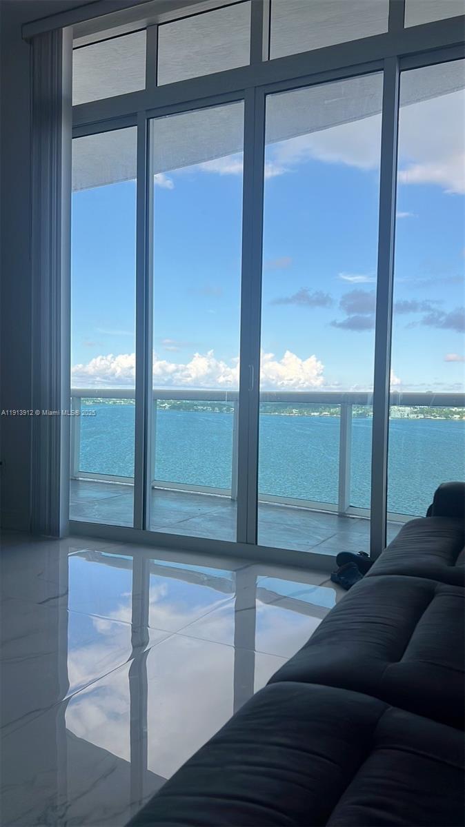 360 CONDO B - Residential Lease