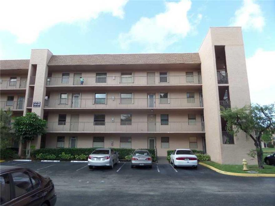 Immaculate 2/2 unit with beautiful water views! Property features laminate wood in living areas, screened patio with lake view, master bath with walk-in shower and so much more. Association claims 55+ and has all the amenities including pool, clubhouse an d tennis courts. Make us an offer today!