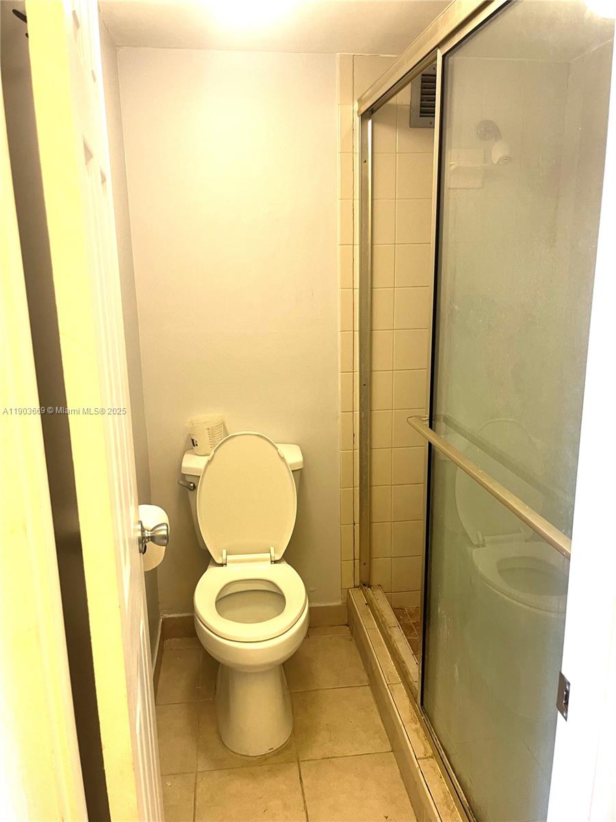 CRESTVIEW TOWERS CONDO - Residential Lease