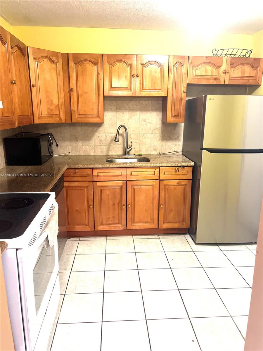 CRESTVIEW TOWERS CONDO - Residential Lease