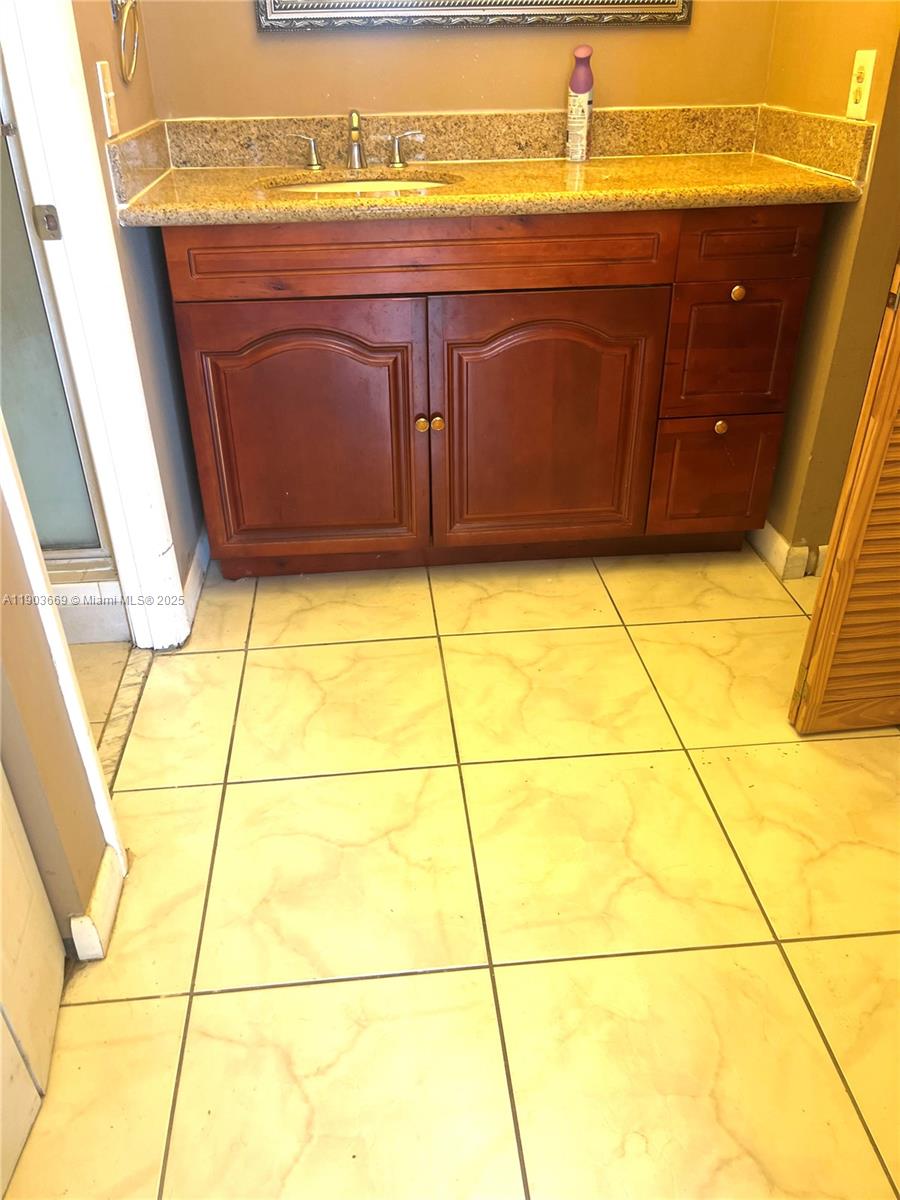 CRESTVIEW TOWERS CONDO - Residential Lease