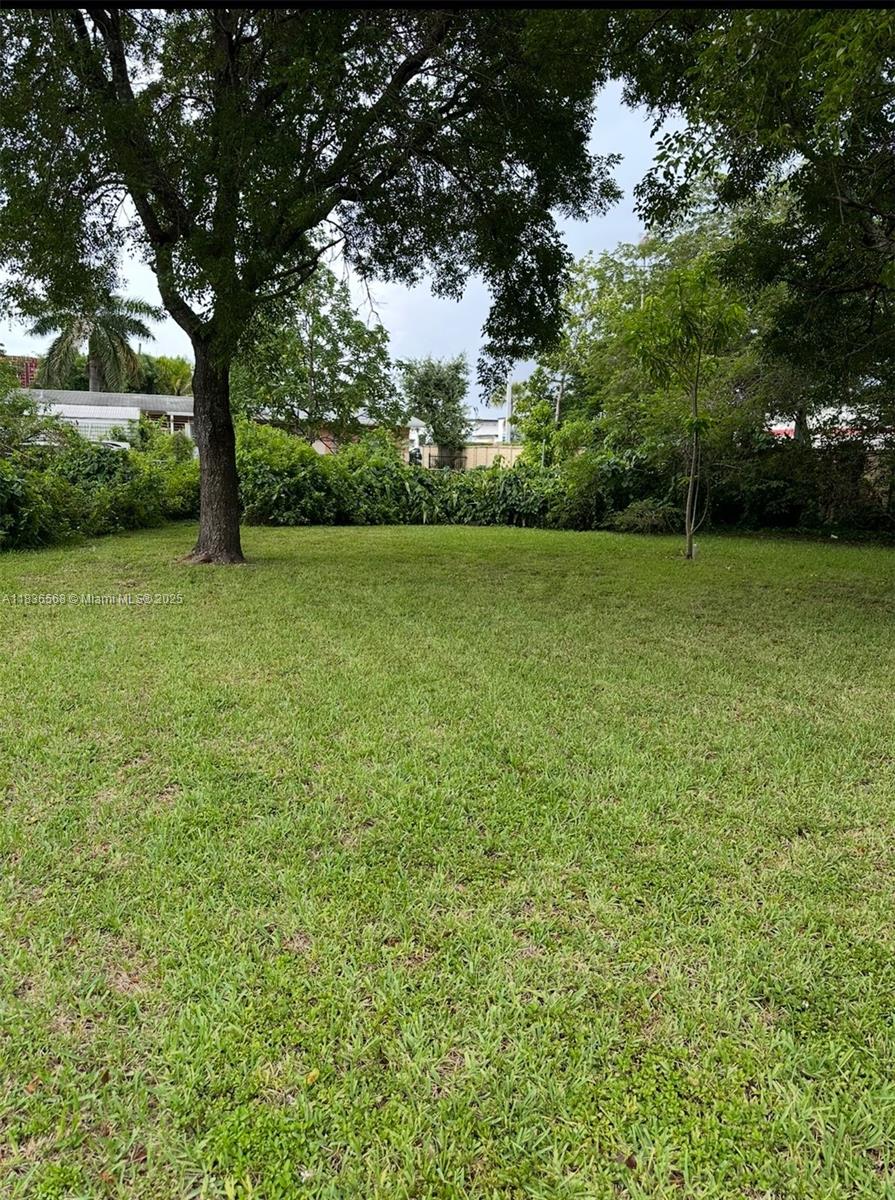 2622 NW 47th St, Miami, FL, 33142/$565,000 4 2622 NW 47th St