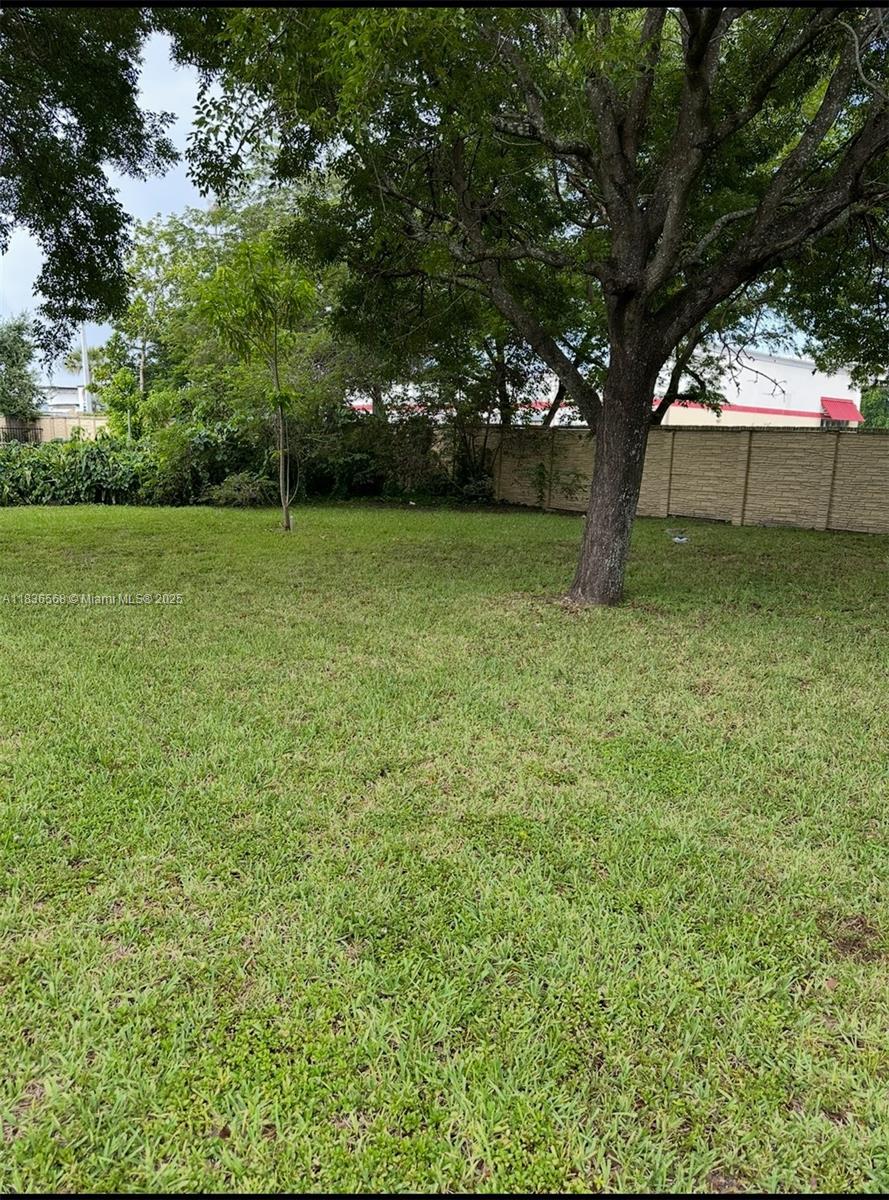2622 NW 47th St, Miami, FL, 33142/$565,000 3 2622 NW 47th St