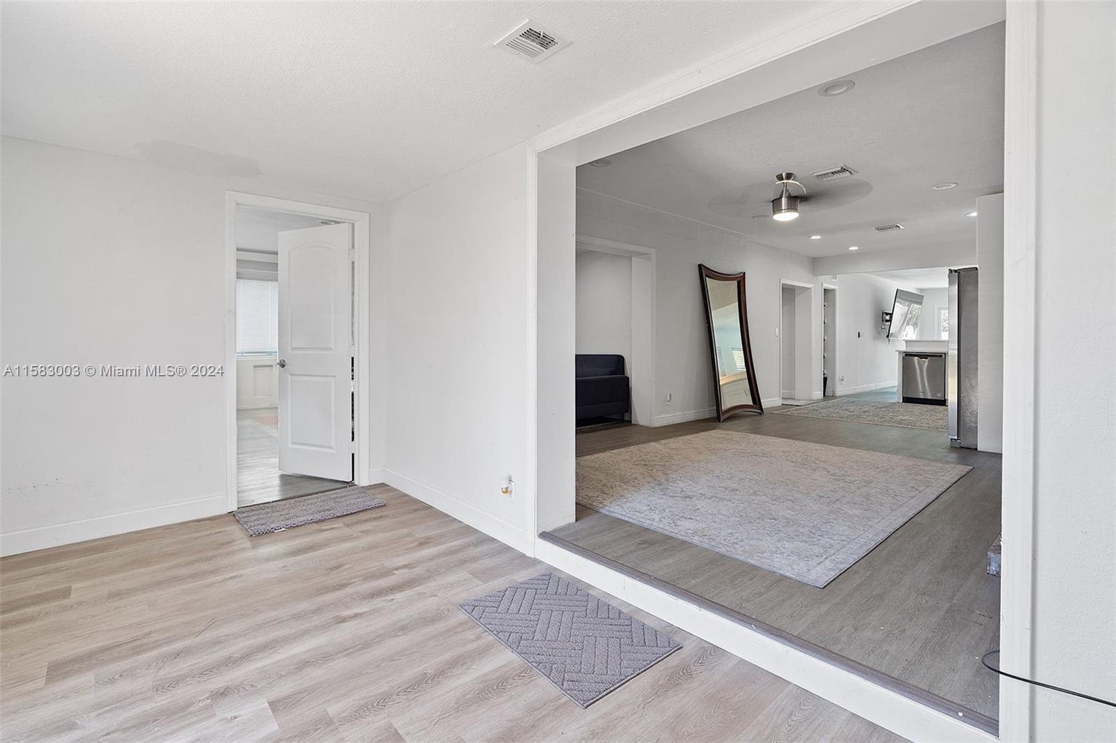 3405 Robbins Rd