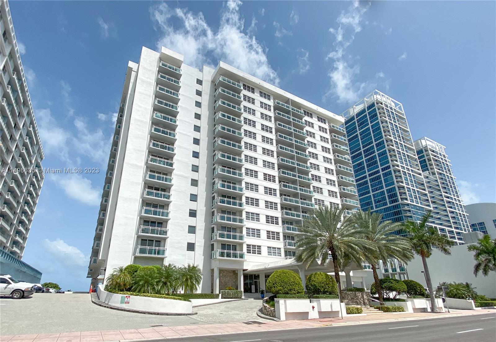 THE COLLINS CONDO - Residential